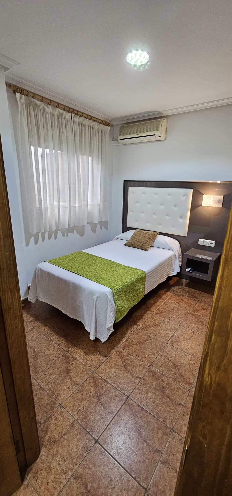 Hostal Jardín de las Eras - Habitación moderna