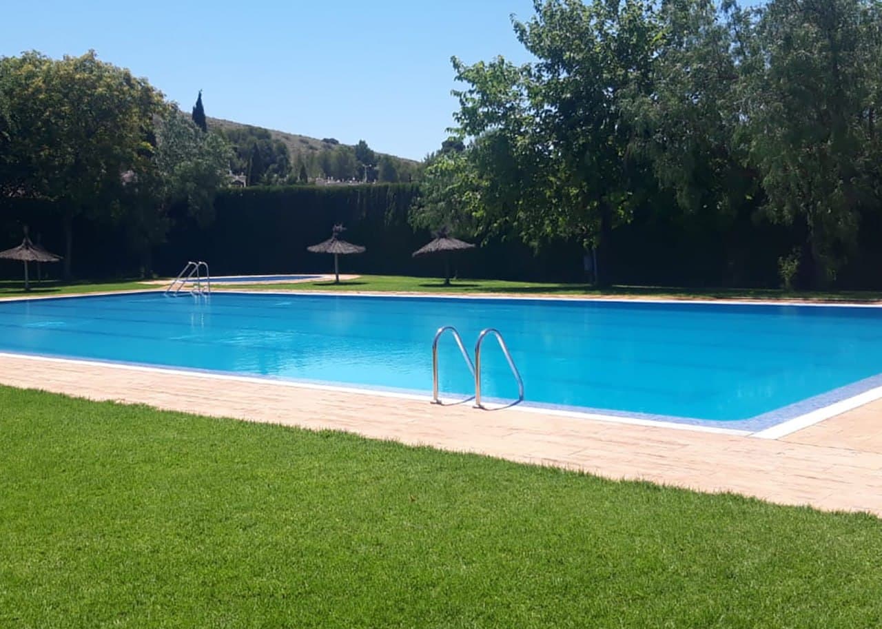 Piscina municipal de La Algueña